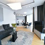 Apartman In Ziza, Rooftop Swimming Pool