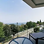 In Ziza, Rooftop Swimming Pool Apartman