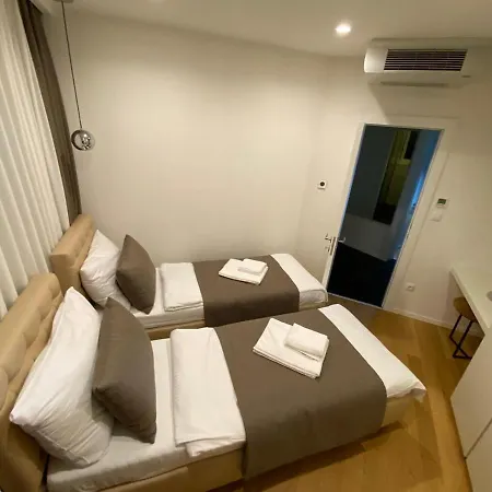 In Ziza, Rooftop Swimming Pool Apartment Opatija