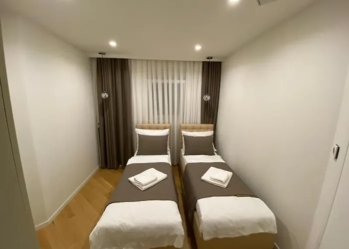 In Ziza, Rooftop Swimming Pool Appartement