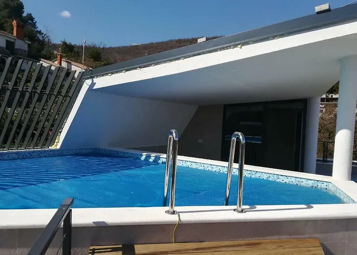 Appartement In Ziza, Rooftop Swimming Pool Opatija