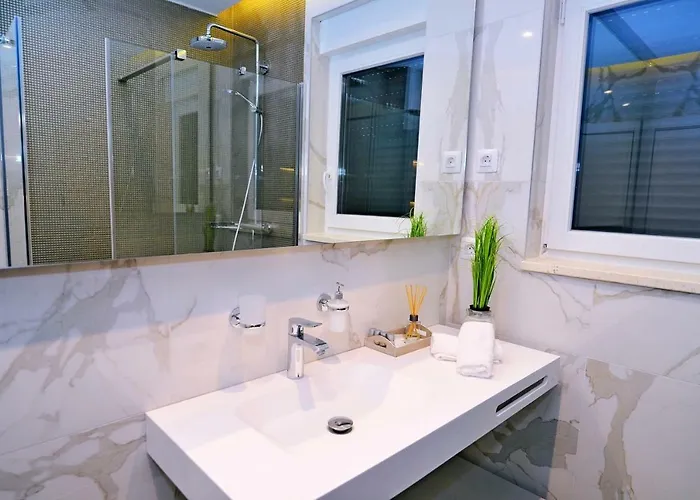 In Ziza, Rooftop Swimming Pool * Opatija