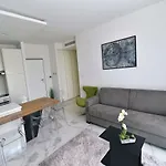 In Ziza, Rooftop Swimming Pool Apartamento Opatija