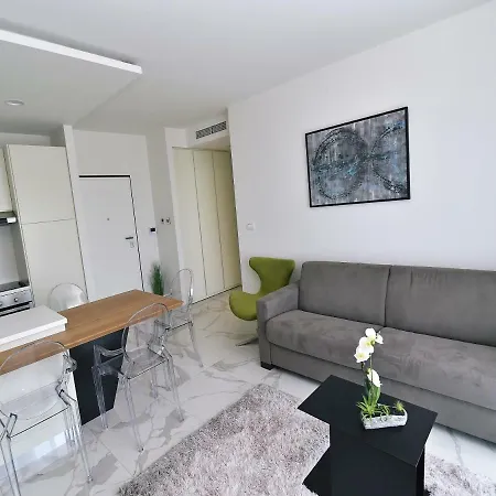 In Ziza, Rooftop Swimming Pool Apartment Opatija