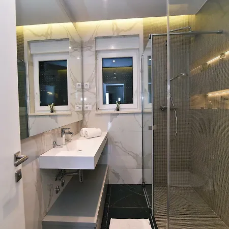 Apartment In Ziza, Rooftop Swimming Pool *