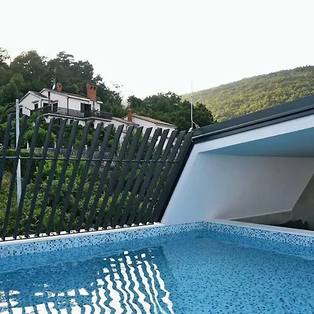 In Ziza, Rooftop Swimming Pool Apartment Opatija