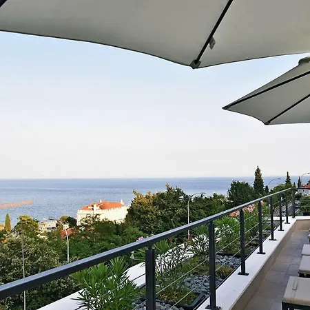 Apartment In Ziza, Rooftop Swimming Pool