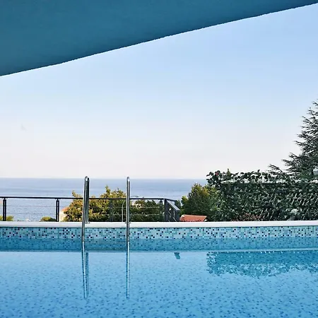In Ziza, Rooftop Swimming Pool Апартаменты