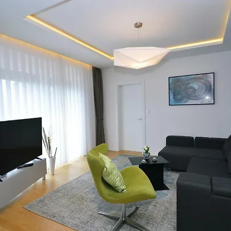 Apartment In Ziza, Rooftop Swimming Pool