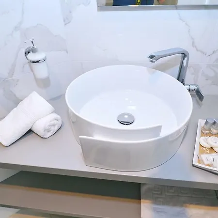 In Ziza, Rooftop Swimming Pool Apartment *