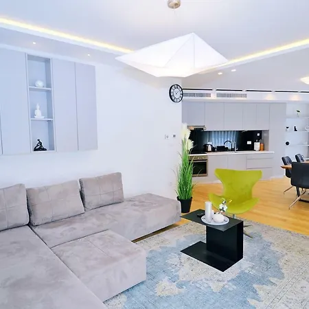 In Ziza, Rooftop Swimming Pool 奥帕提亚