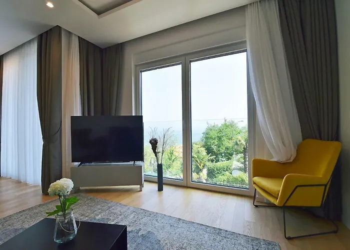 In Ziza, Rooftop Swimming Pool