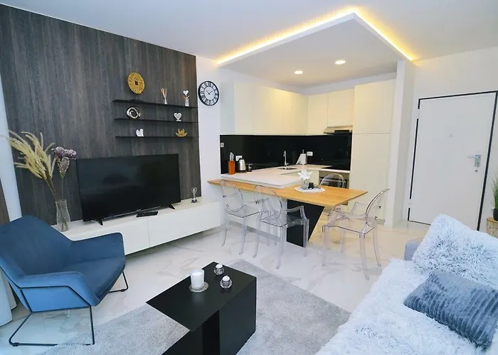 In Ziza, Rooftop Swimming Pool 아파트 *